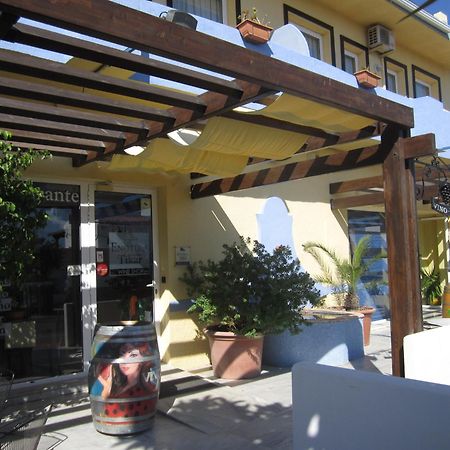 Hotel Tikar Гаруча Екстериор снимка
