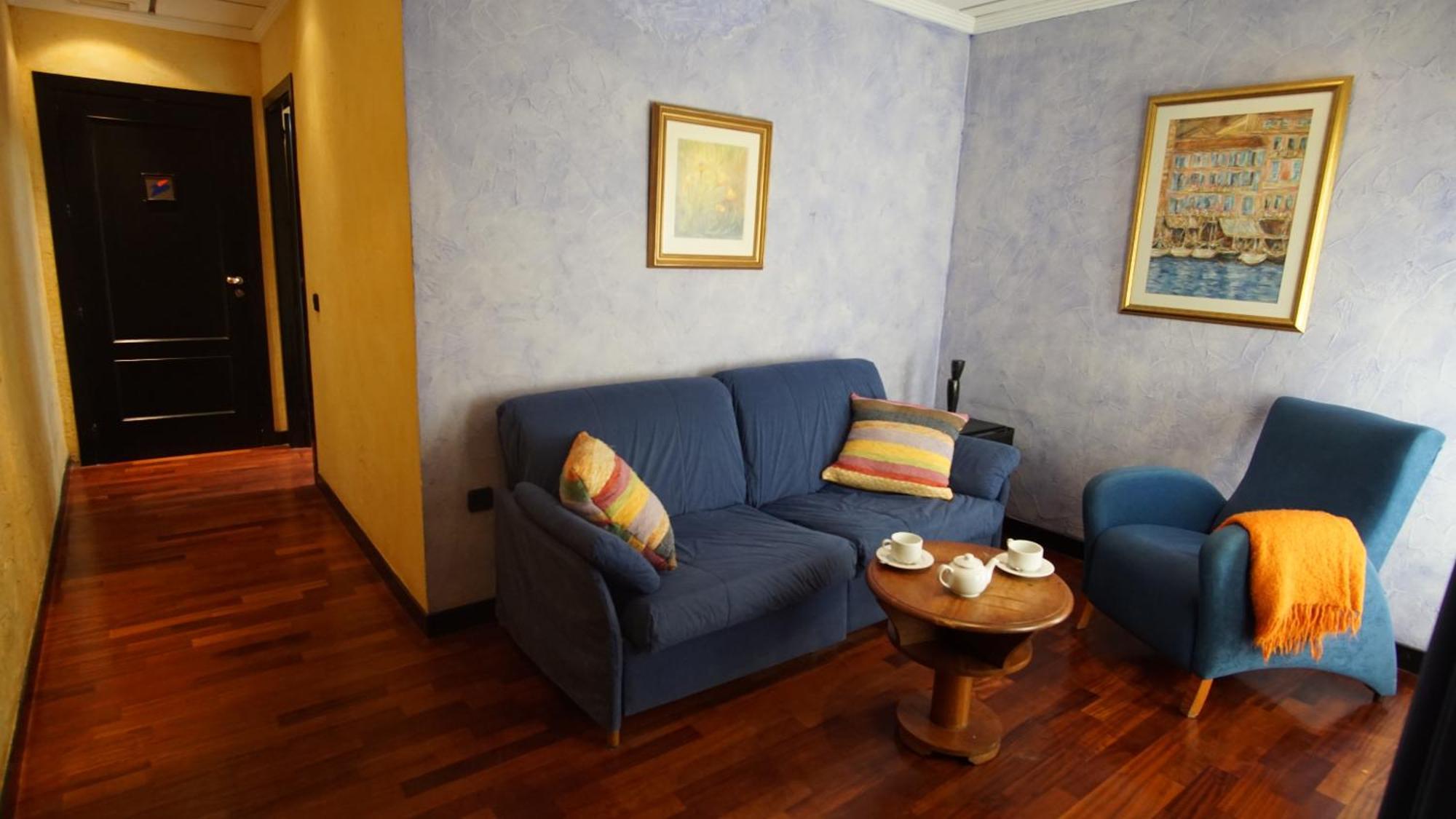 Hotel Tikar Гаруча Екстериор снимка