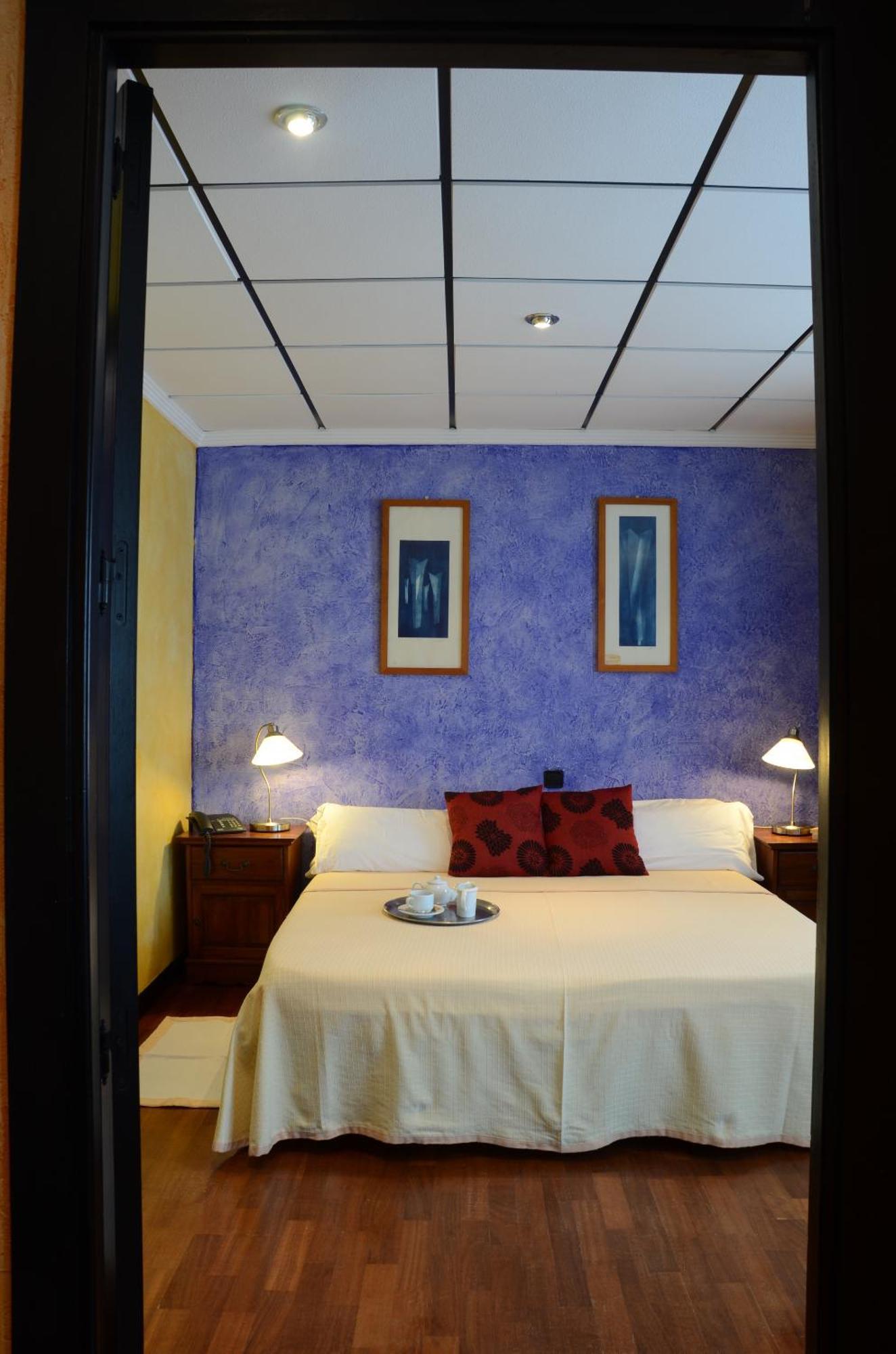 Hotel Tikar Гаруча Екстериор снимка