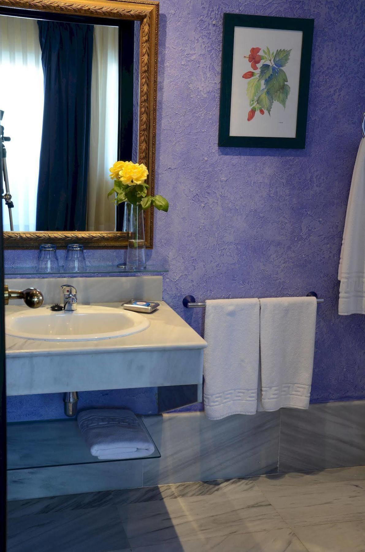 Hotel Tikar Гаруча Екстериор снимка